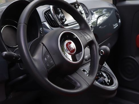 Used 2018 FIAT 500 Lounge FWD image 17