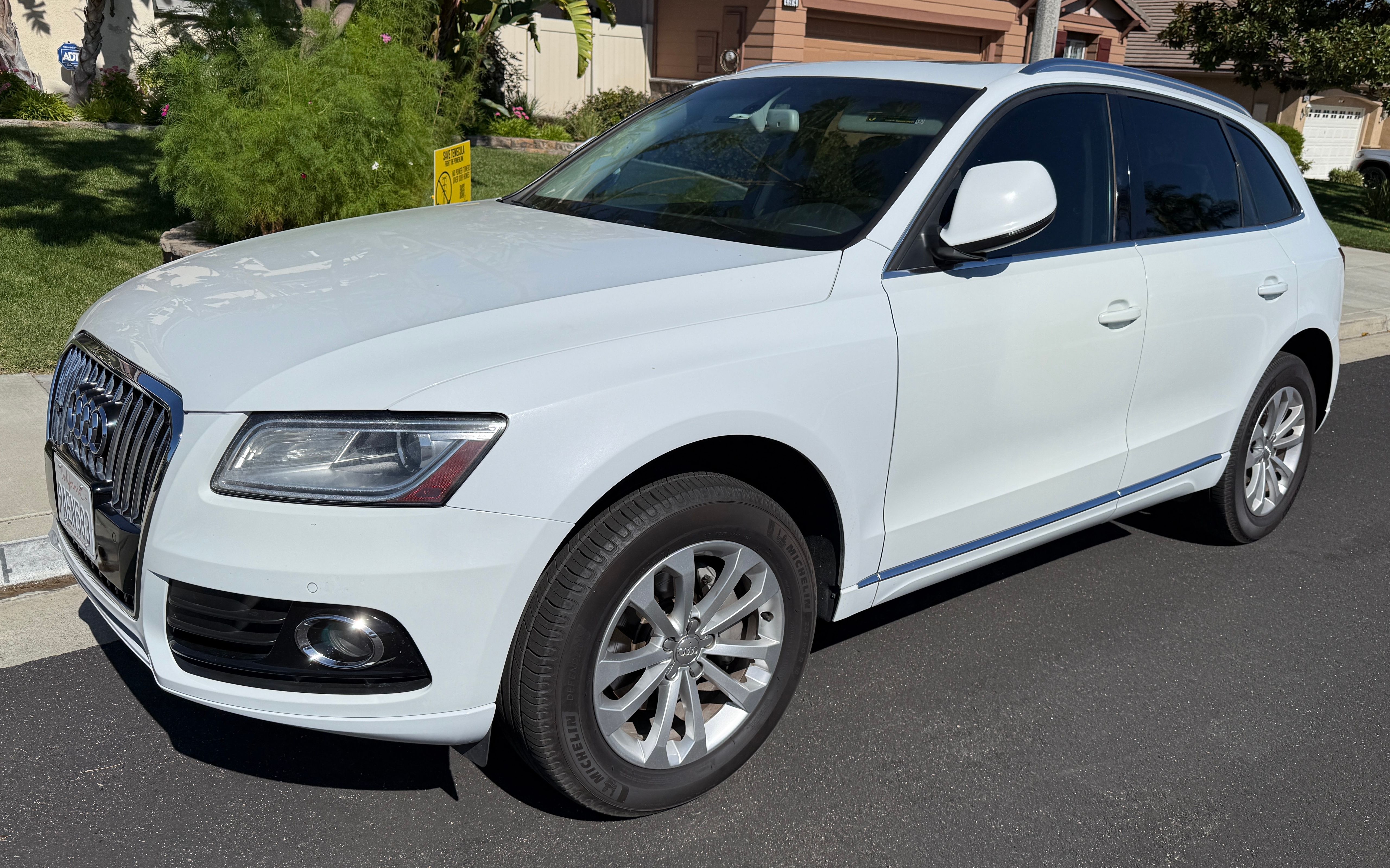 Used 2013 Audi Q5 2.0T Premium Plus w/ Premium Plus Pkg AWD/4WD image 2
