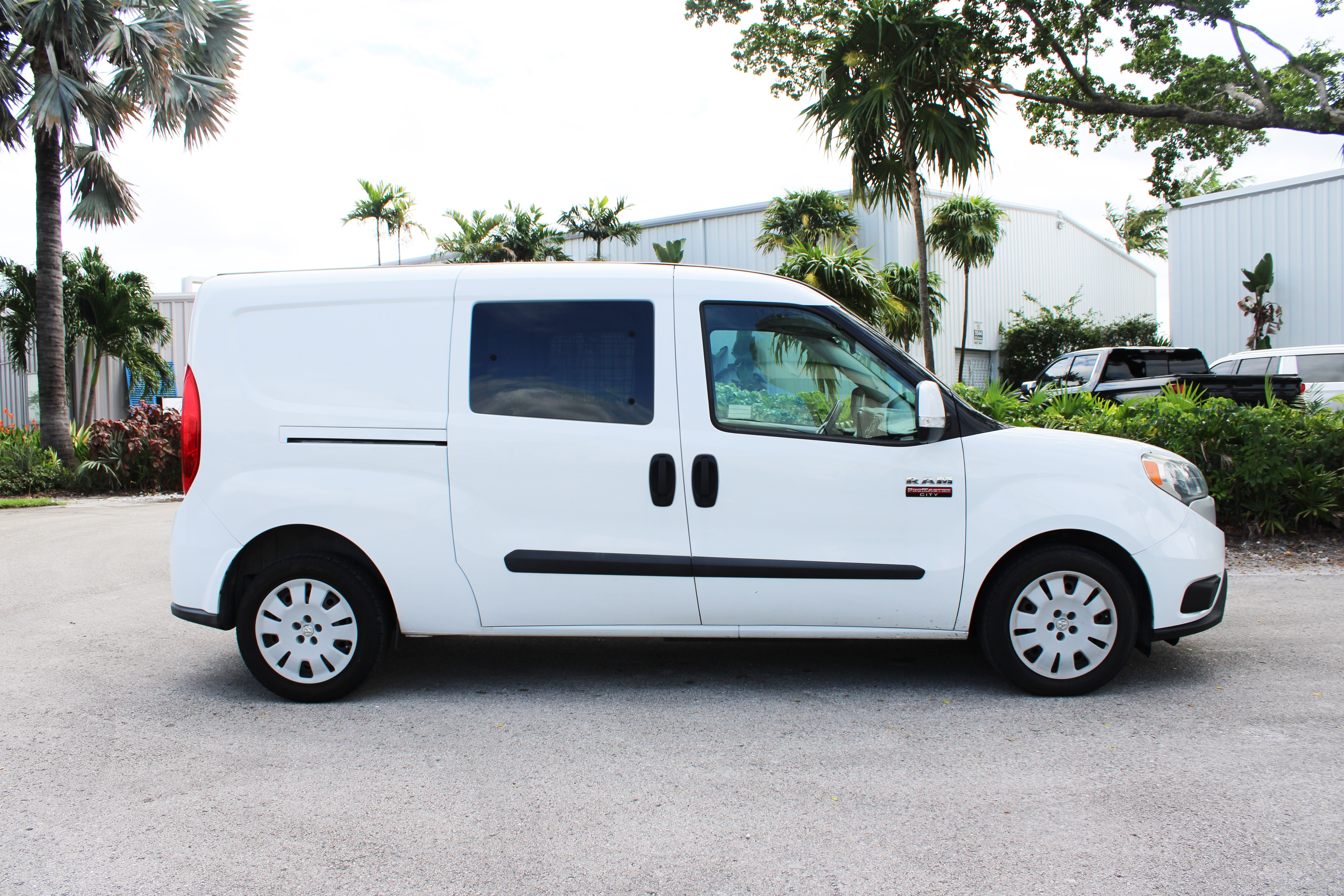 Used 2020 RAM ProMaster City Tradesman SLT w/ Window Group 05 FWD image 2