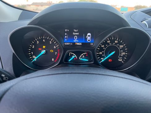 Used 2017 Ford Escape SE FWD image 9