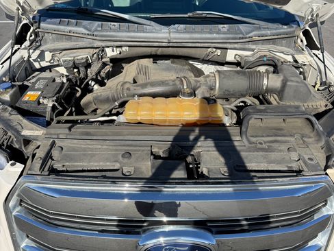 Used 2017 Ford F150 Lariat w/ Equipment Group 502A Luxury AWD/4WD image 28