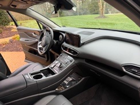 Used 2023 Hyundai Santa Fe SEL w/ Premium Package image 9