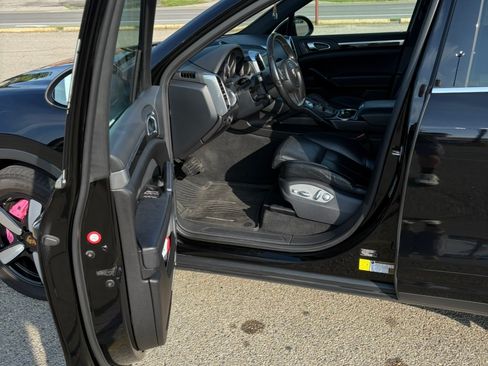 Used 2014 Porsche Cayenne AWD/4WD image 18