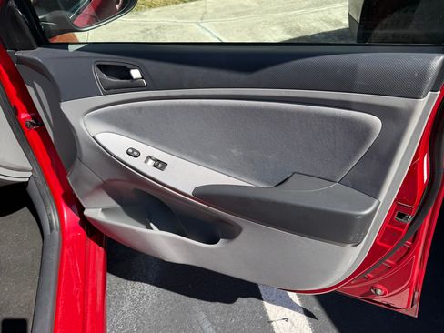 Used 2016 Hyundai Accent SE image 6