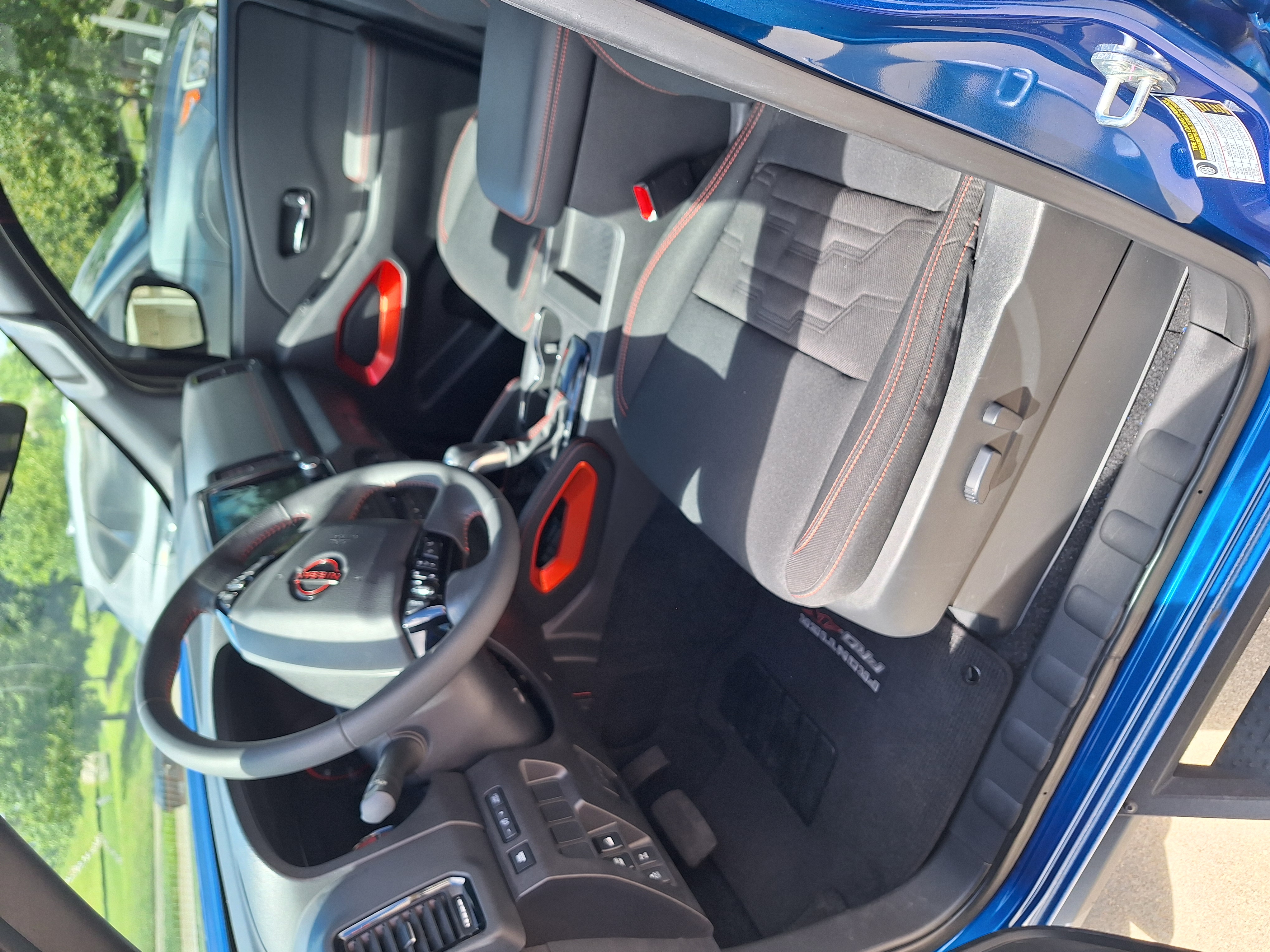Used 2024 Nissan Frontier PRO-4X w/ Off-Road Protection Package AWD/4WD image 8