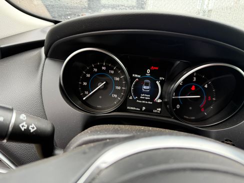 Used 2018 Jaguar F-PACE Prestige image 11