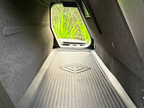 Used 2022 Rivian R1T Adventure image 19