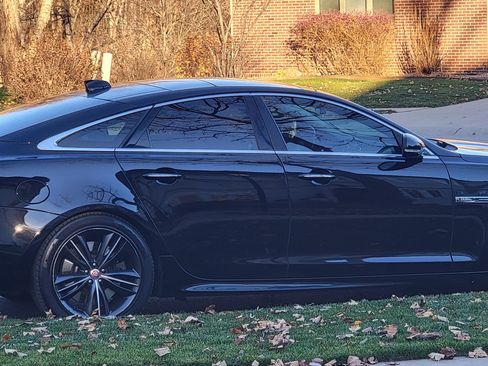 Used 2016 Jaguar XJ Supercharged image 2