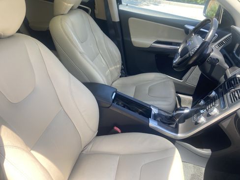 Used 2016 Volvo XC60 T6 Platinum FWD image 11