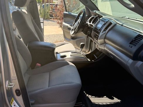 Used 2015 Toyota Tacoma PreRunner image 10