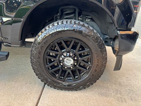 Used 2022 Ford F250 Lariat w/ Black Appearance Package image 31