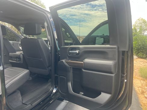 Used 2022 Chevrolet Silverado 2500 LT w/ Midnight Edition AWD/4WD image 14