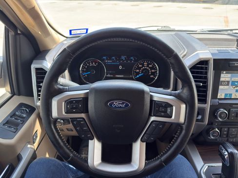 Used 2017 Ford F150 Lariat RWD image 11