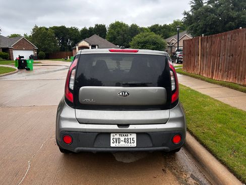 Used 2018 Kia Soul image 9