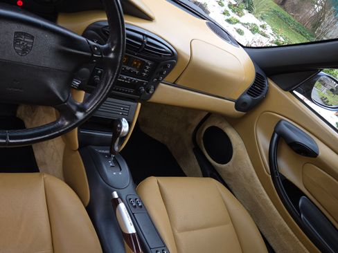 Used 1999 Porsche Boxster image 16