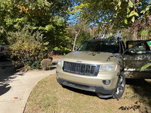 Used 2011 Jeep Grand Cherokee Limited image 6