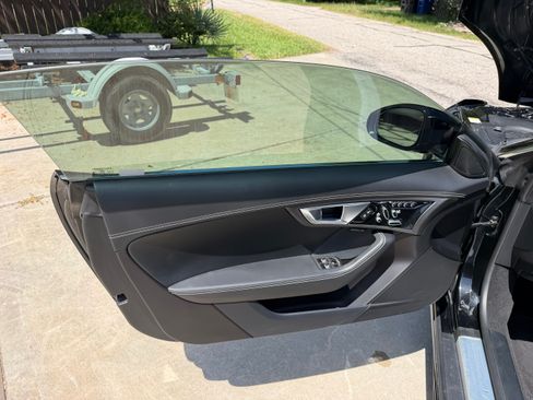 Used 2015 Jaguar F-TYPE R RWD image 12