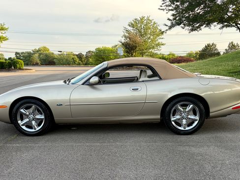 Used 1999 Jaguar XK8 Convertible RWD image 11