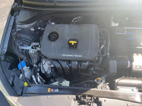 Used 2018 Hyundai Elantra SEL FWD image 16