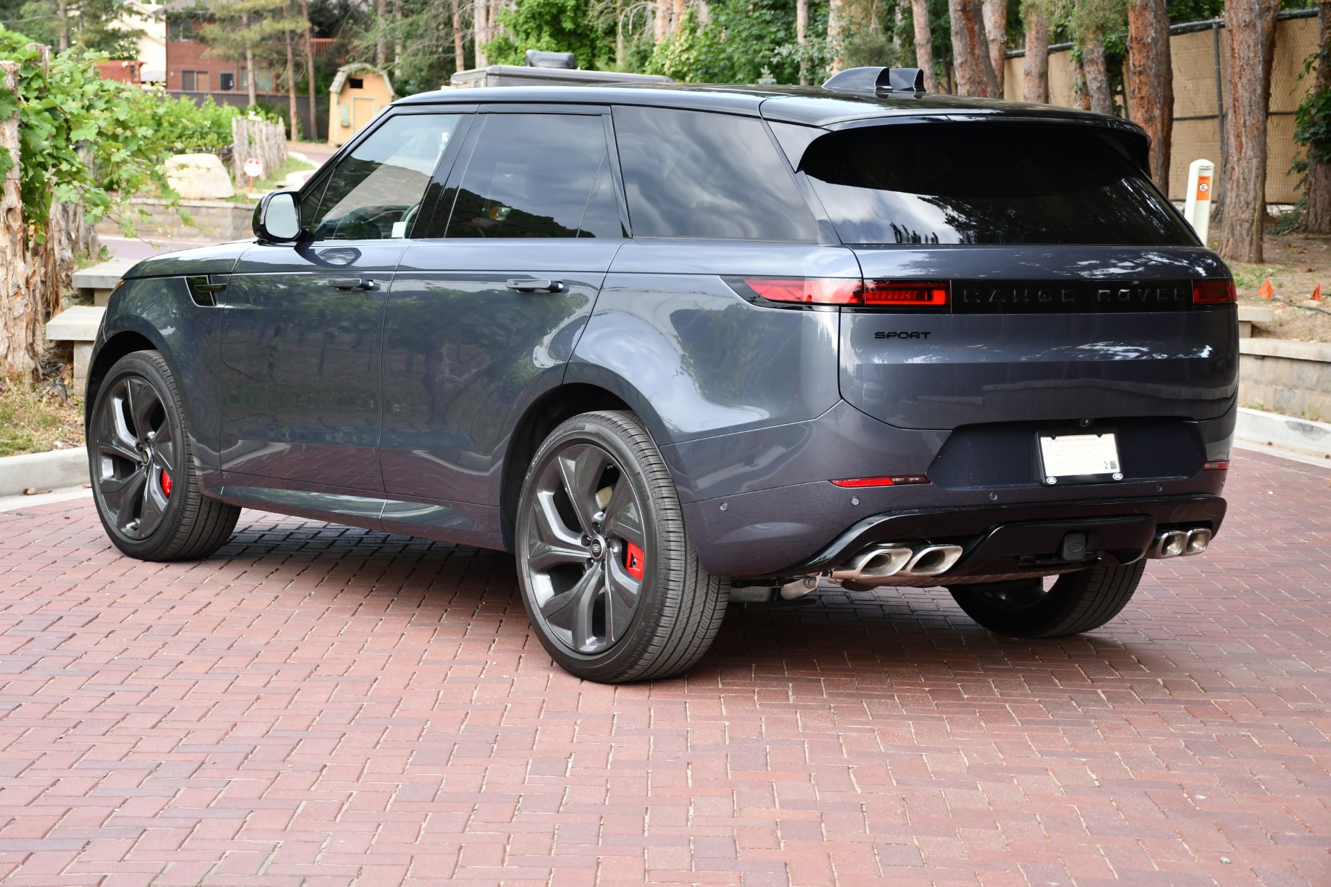 Used 2025 Land Rover Range Rover Sport Dynamic SE AWD/4WD image 4
