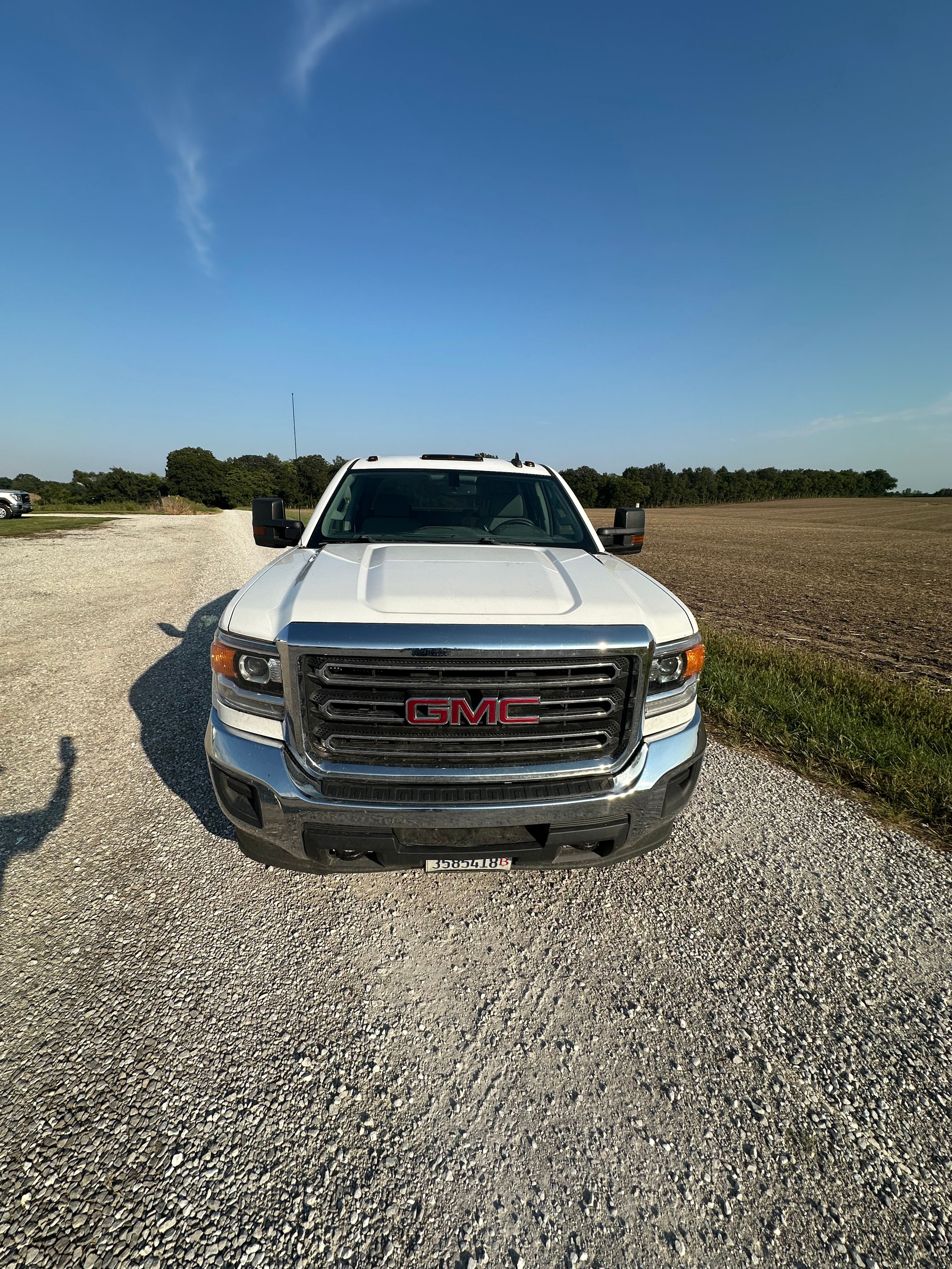 Used 2016 GMC Sierra 2500 4x4 Crew Cab w/ Sierra Convenience Package image 2