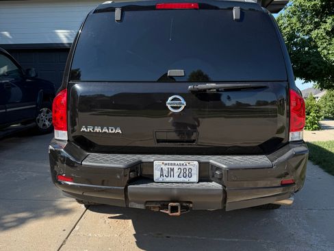 Used 2011 Nissan Armada SV RWD image 4