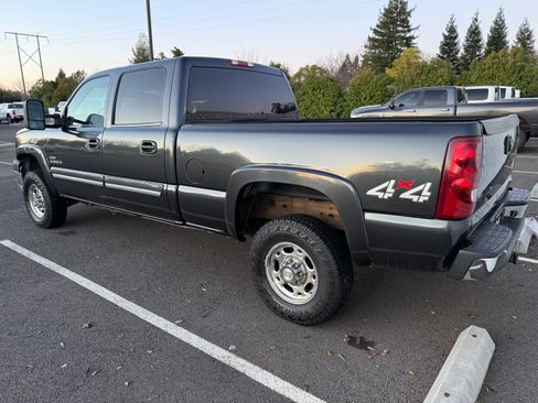 Used 2003 Chevrolet Silverado 2500 LS w/ Skid Plate Package image 4