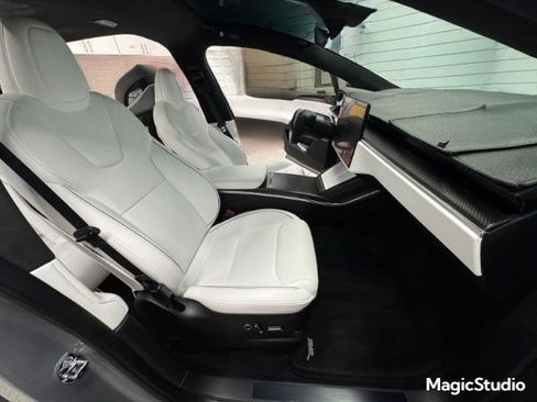Used 2024 Tesla Model X Plaid image 19