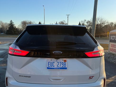 Used 2019 Ford Edge ST w/ Convenience Package image 8