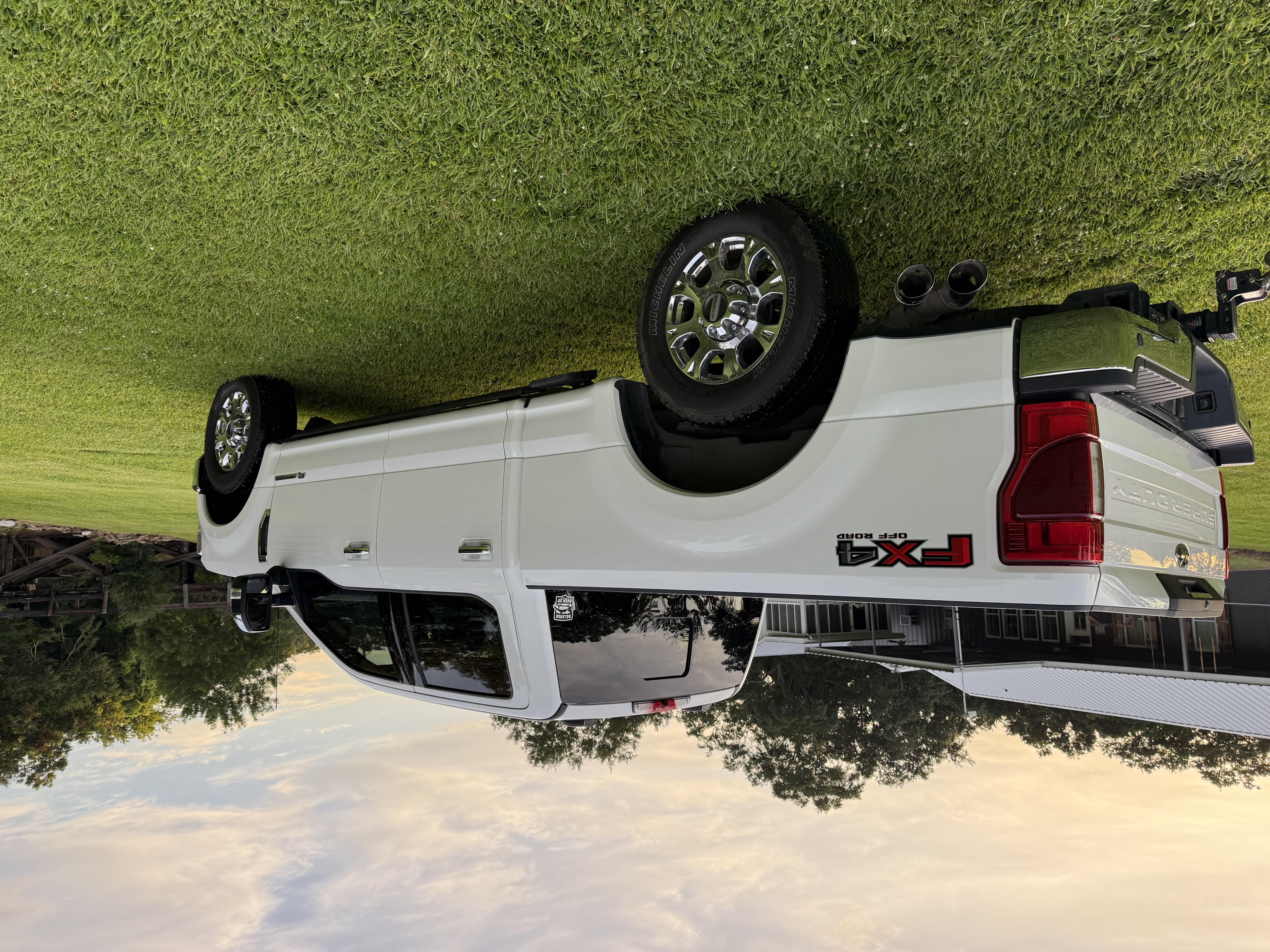 Used 2022 Ford F250 Lariat w/ Lariat Ultimate Package AWD/4WD image 5