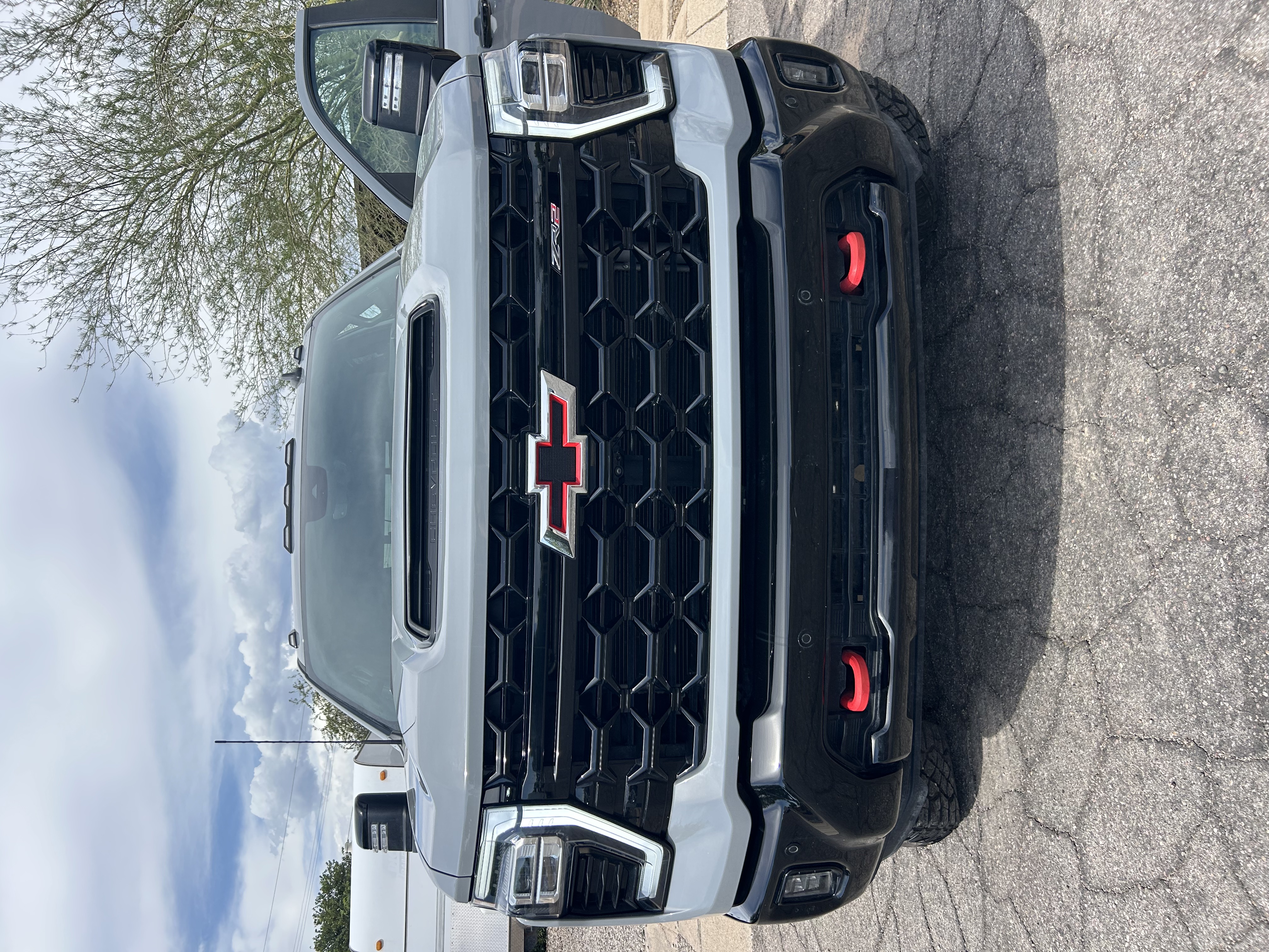 Used 2025 Chevrolet Silverado 2500 ZR2 w/ Technology Package AWD/4WD image 5