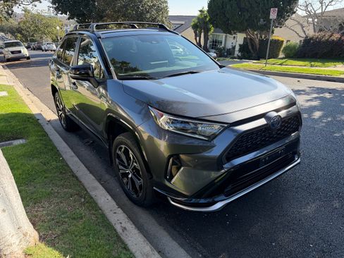 Used 2021 Toyota RAV4 XSE w/ Premium Package AWD/4WD image 4