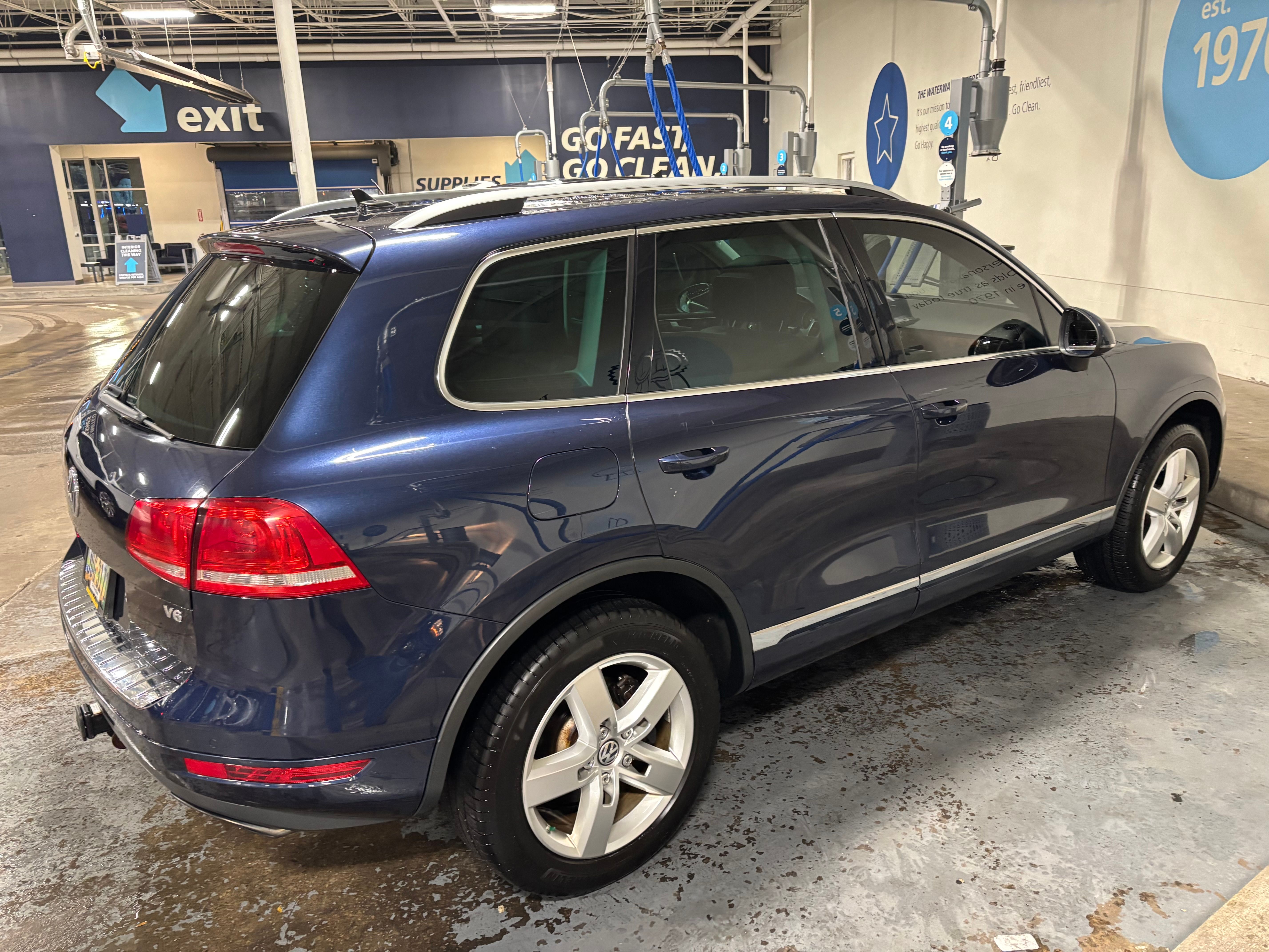 Used 2012 Volkswagen Touareg VR6 AWD/4WD image 4