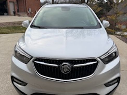 Used 2019 Buick Encore Sport Touring w/ Safety Package image 2