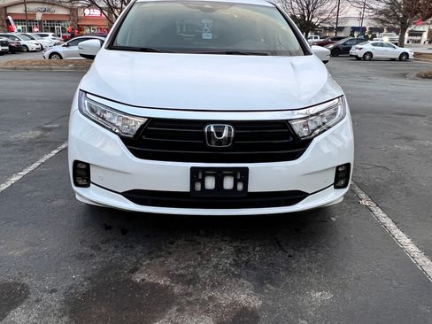 Used 2024 Honda Odyssey Touring image 2