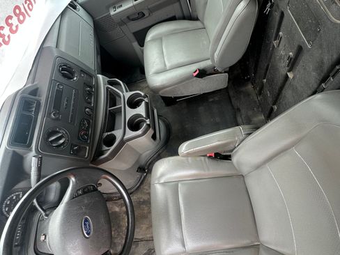 Used 2014 Ford E-250 and Econoline 250 RWD image 13