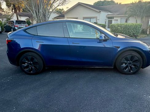 Used 2024 Tesla Model Y Long Range image 6