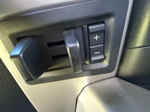 Used 2016 Ford F150 Lariat w/ Equipment Group 502A Luxury image 14