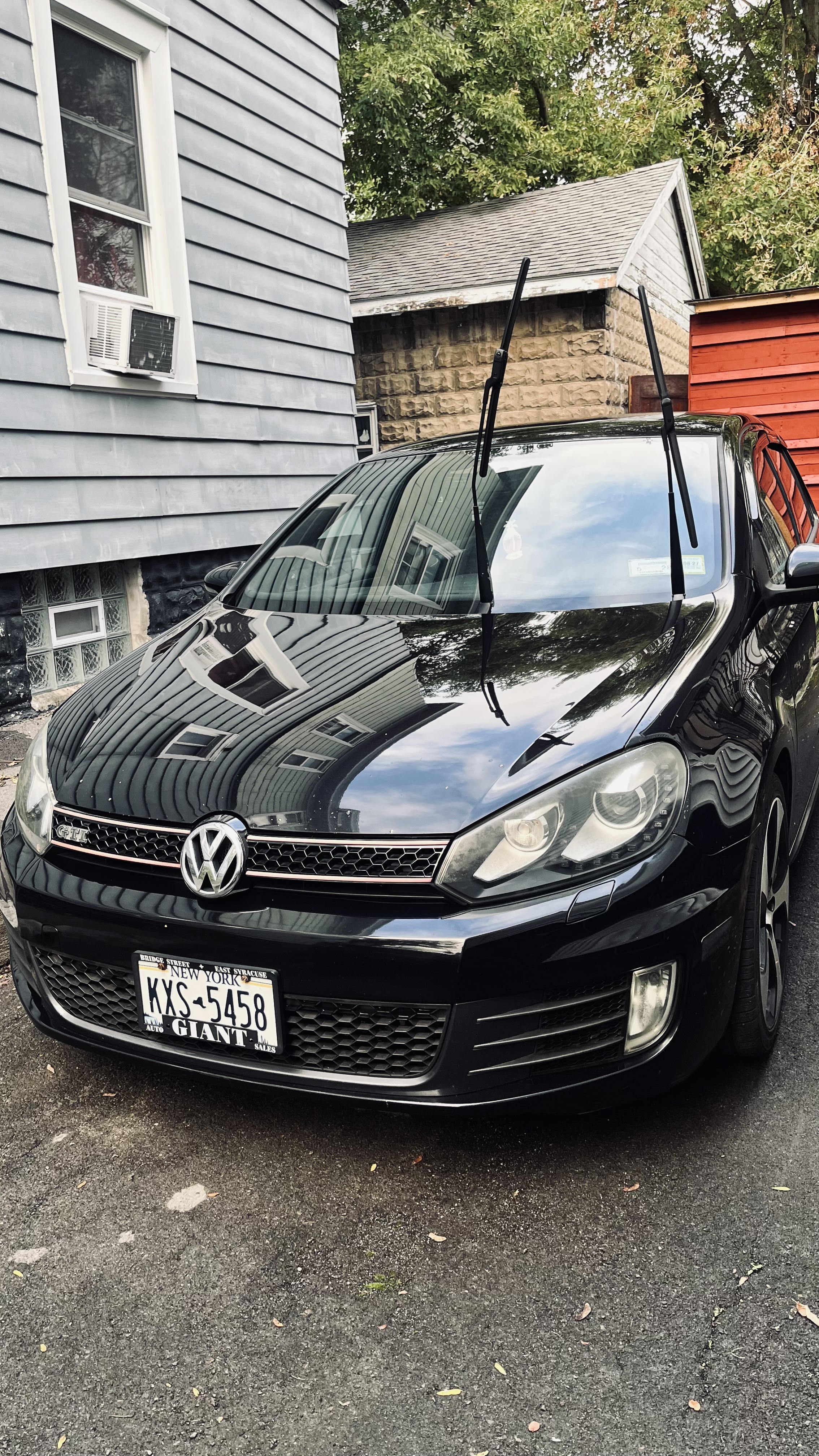 Used 2012 Volkswagen GTI Autobahn FWD image 2