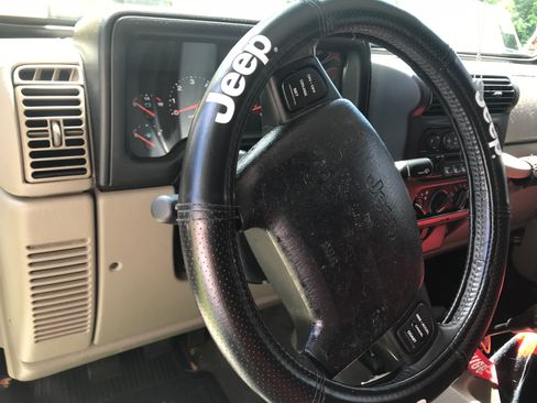 Used 2004 Jeep Wrangler Sahara w/ Dual Top Group image 15