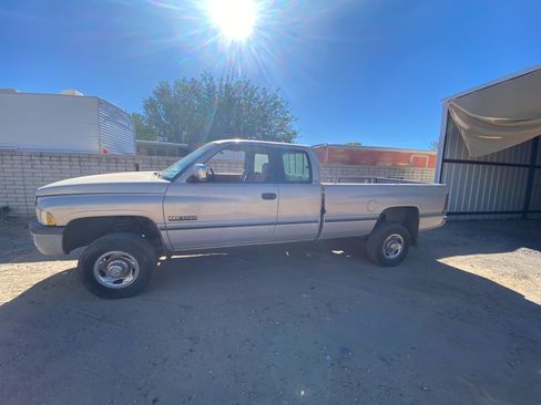 Used 1996 Dodge Ram 2500 Truck 4x4 Club Cab image 6