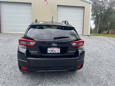 Used 2022 Subaru Crosstrek 2.0i image 4