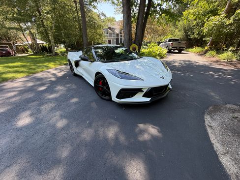 Used 2021 Chevrolet Corvette Stingray Premium Conv w/ Z51 Performance Package RWD image 2