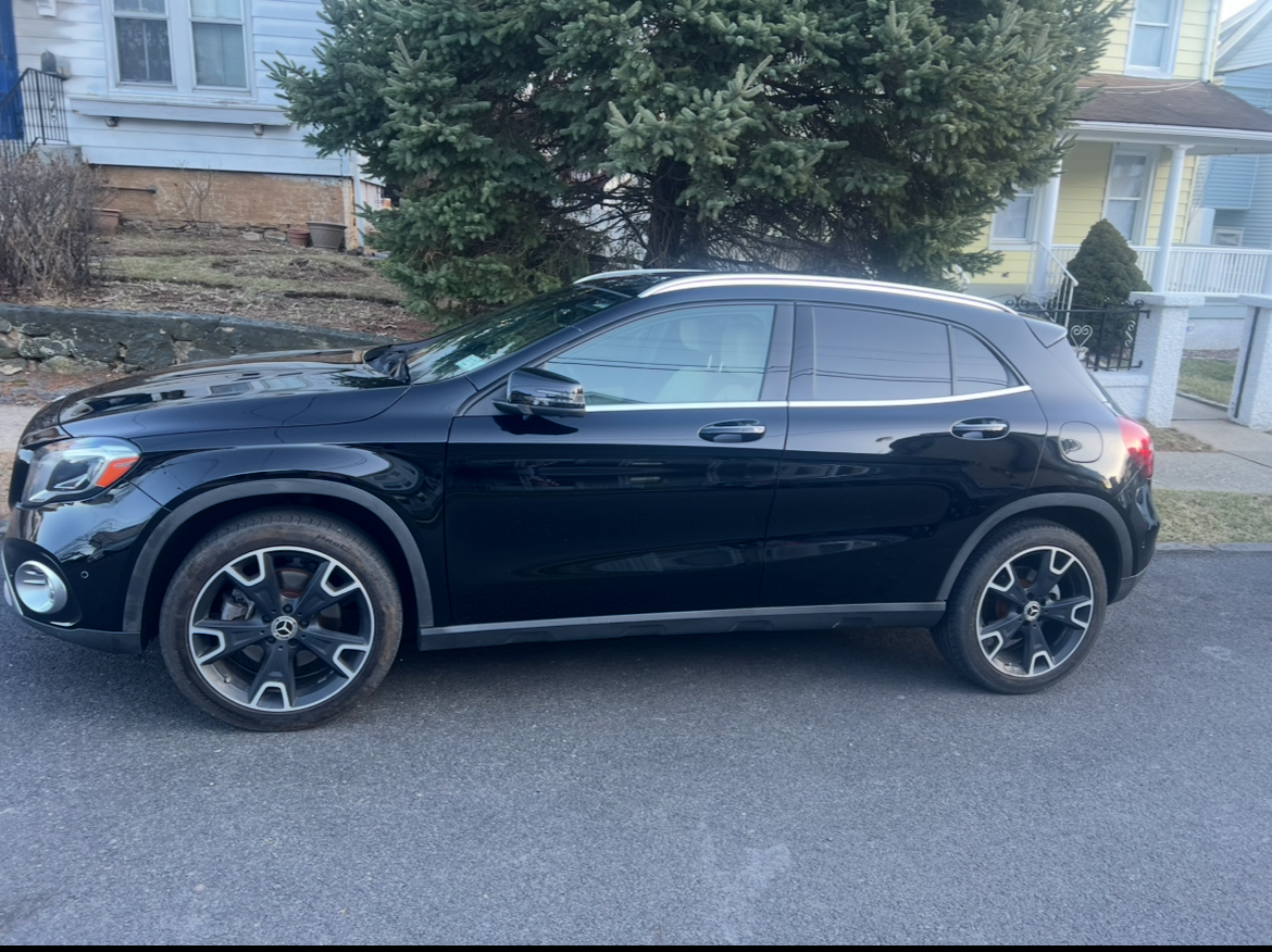 Used 2019 Mercedes-Benz GLA 250 w/ Premium Package image 11