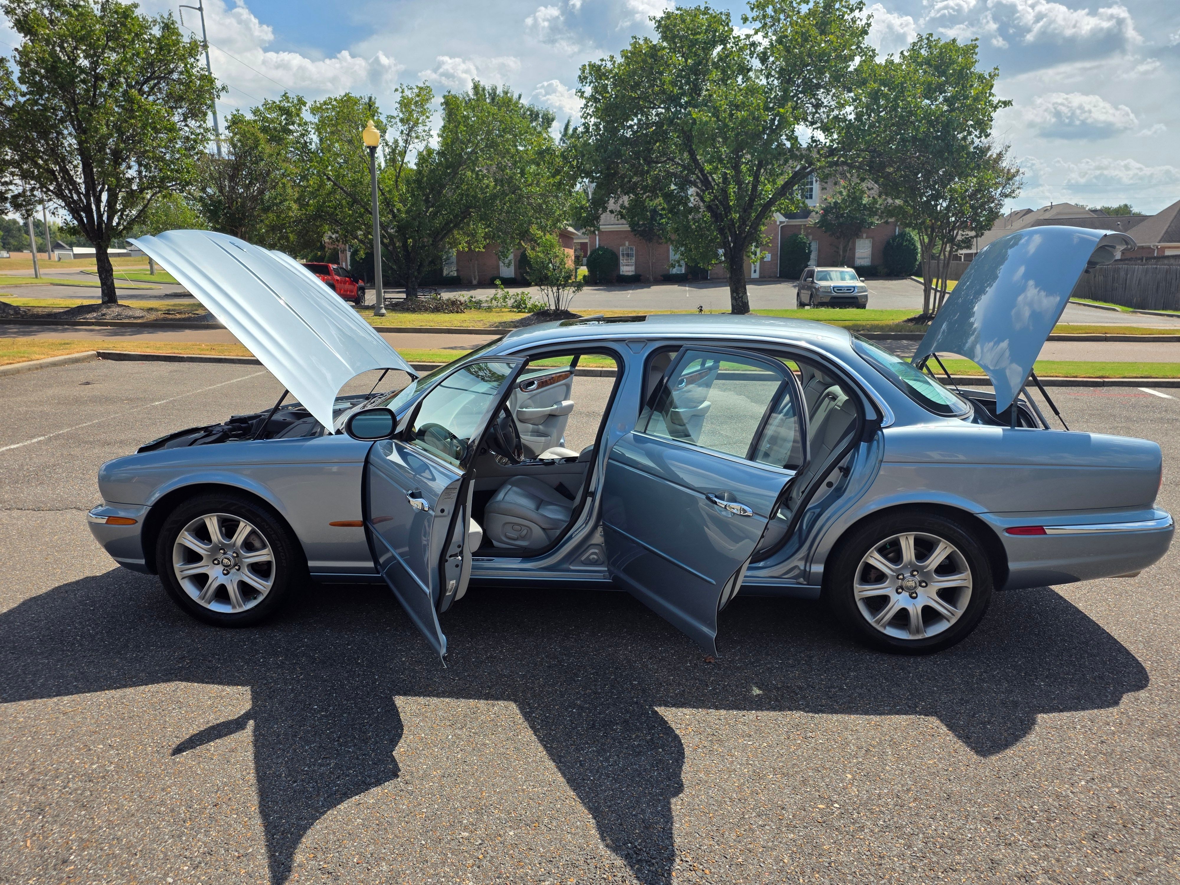 Used 2005 Jaguar XJ8 RWD image 16
