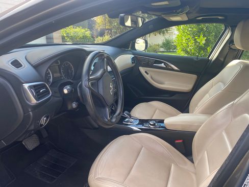 Used 2018 INFINITI QX30 Premium w/ Navigation Package image 6