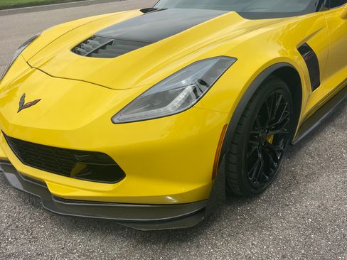 Used 2016 Chevrolet Corvette Z06 w/ 3LZ Preferred Equipment Group RWD image 4