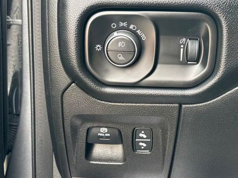 Used 2021 RAM 1500 Big Horn image 15