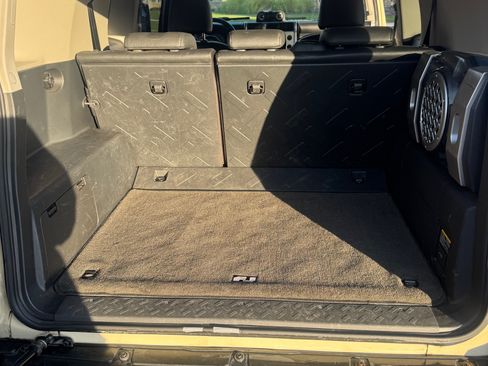 Used 2010 Toyota FJ Cruiser 4WD image 5