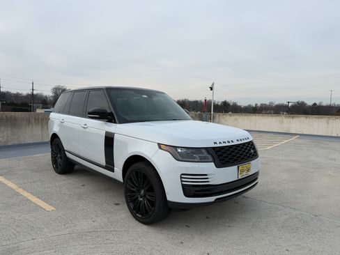 Used 2020 Land Rover Range Rover HSE image 9